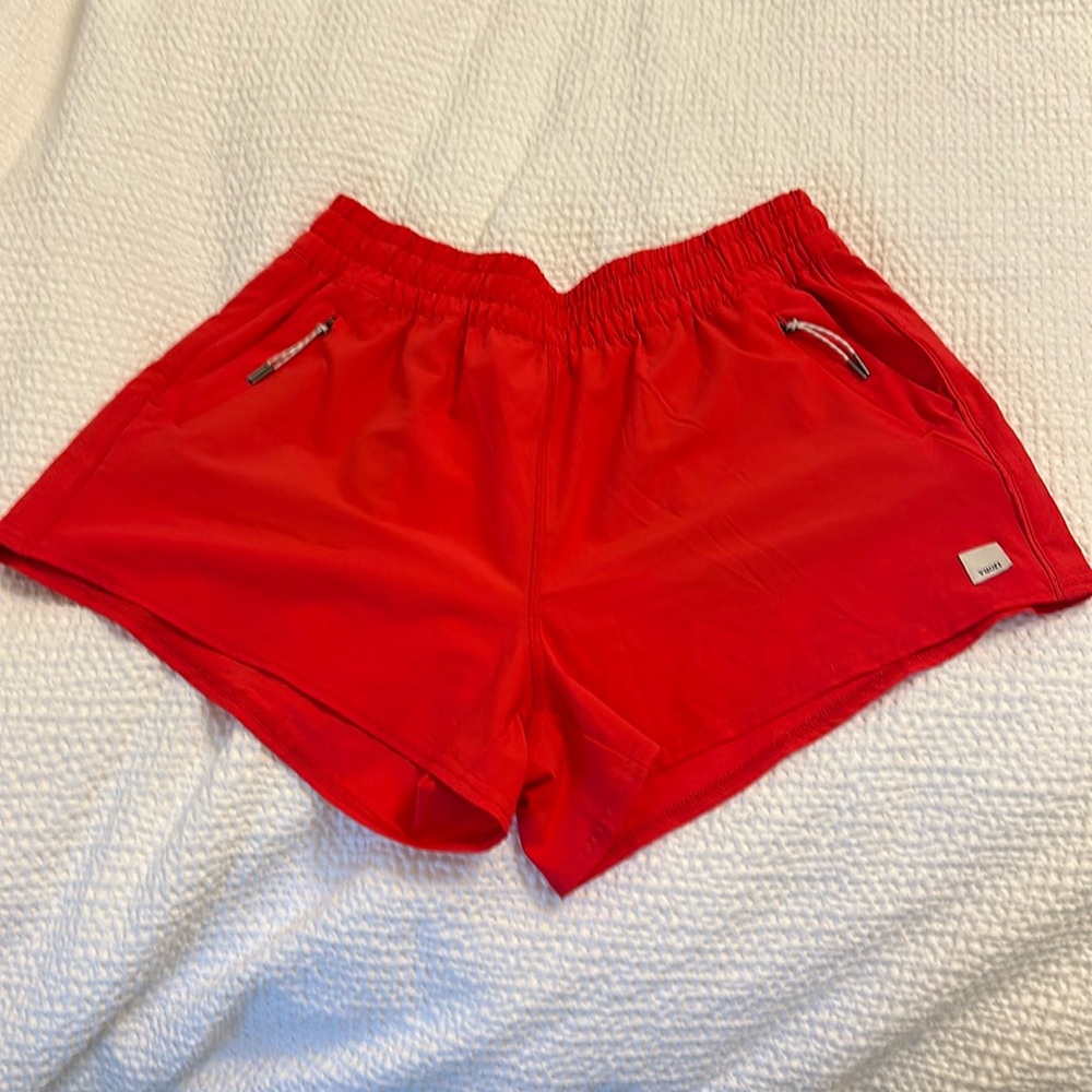Vuori Dash Short in red